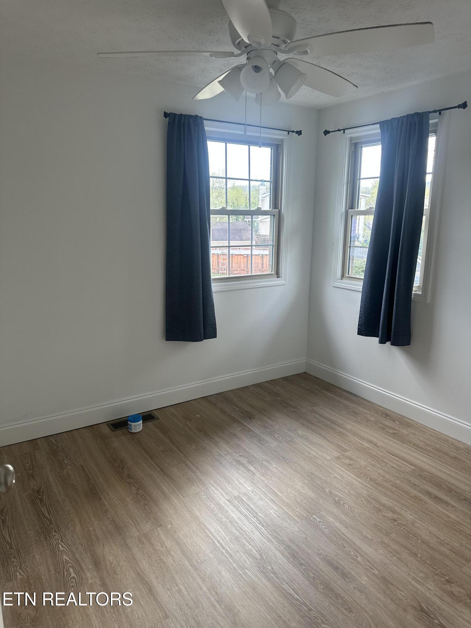 206 Summit Drive Middlesboro, KY 40965 - Photo 21 of 29 IMG_1504