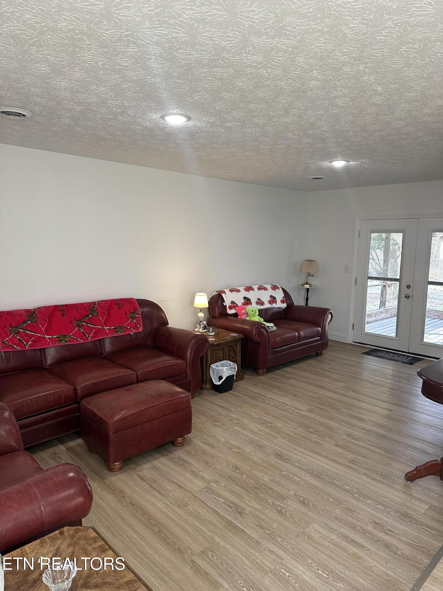 206 Summit Drive Middlesboro, KY 40965 - Photo 4 of 33 IMG_0982