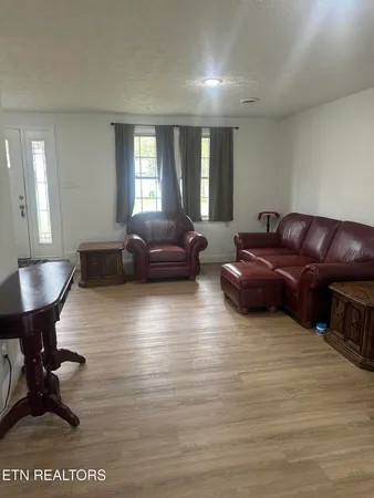 $259,000 | 206 Summit Drive, Middlesboro, KY 40965