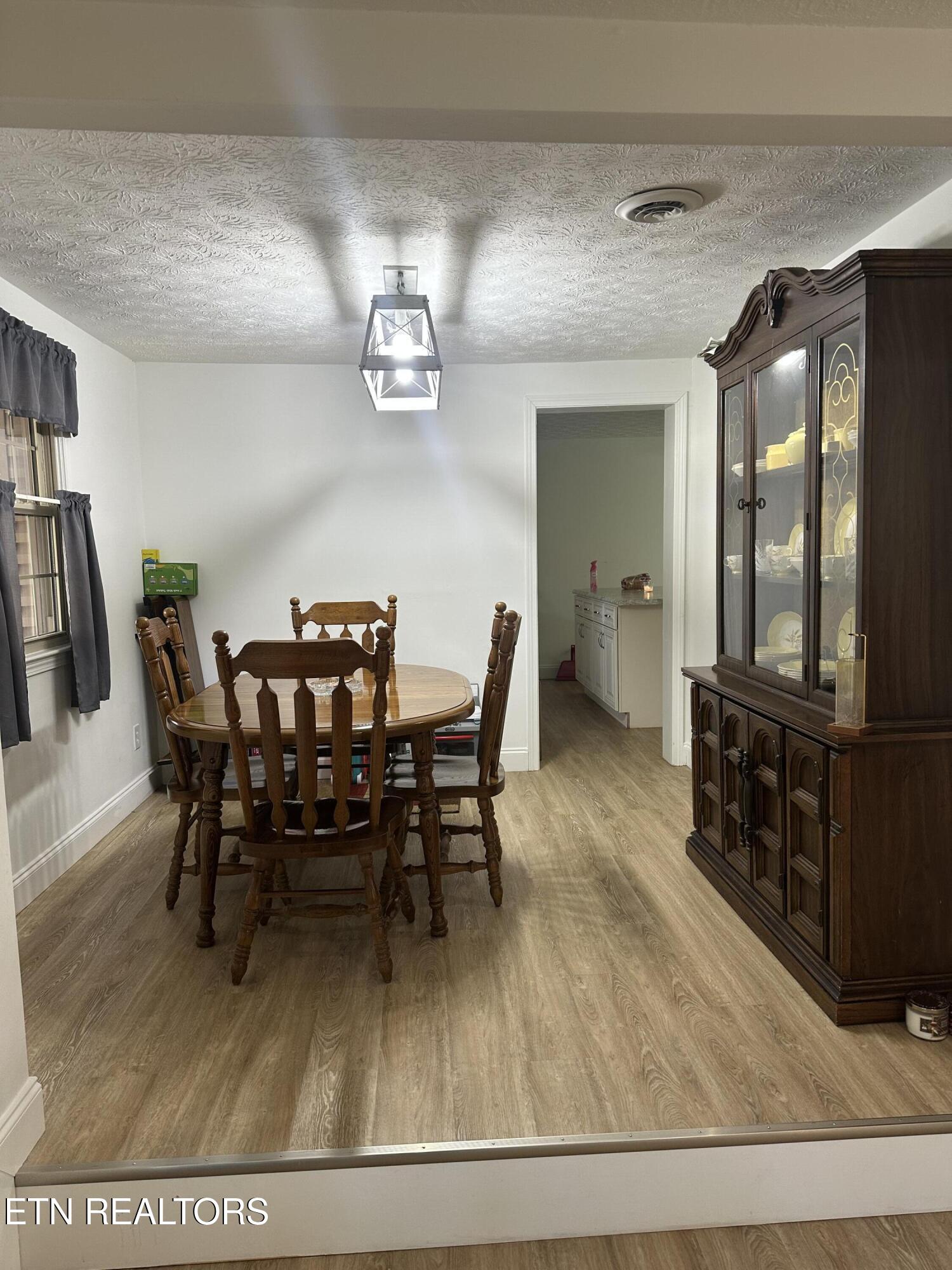 206 Summit Drive Middlesboro, KY 40965 - Photo 5 of 33 IMG_0980