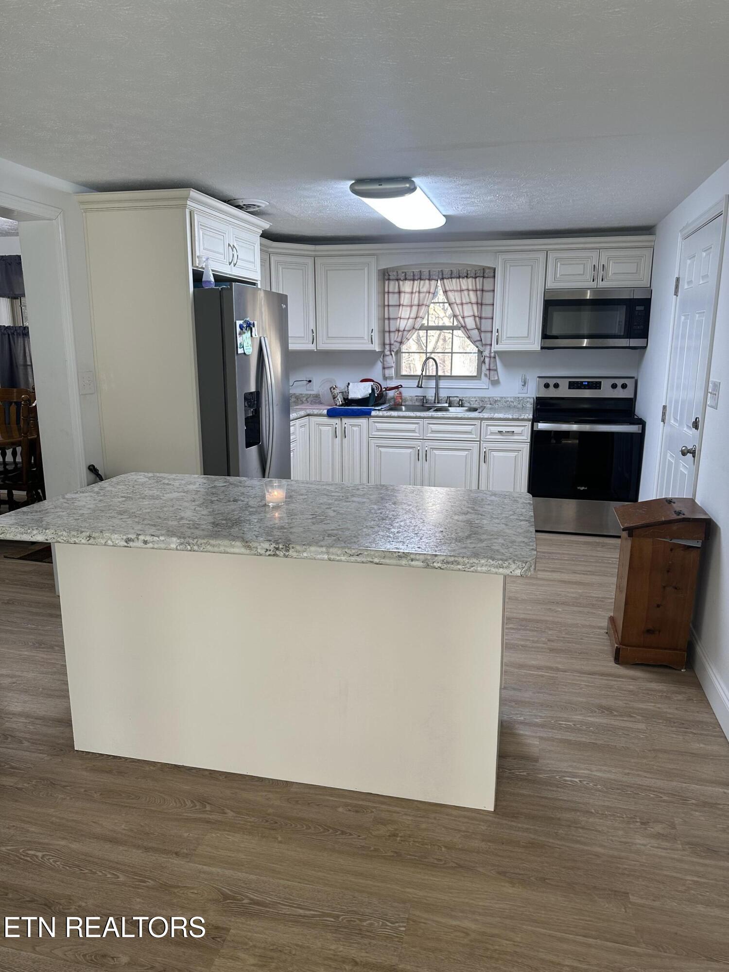 206 Summit Drive Middlesboro, KY 40965 - Photo 9 of 29 IMG_0991