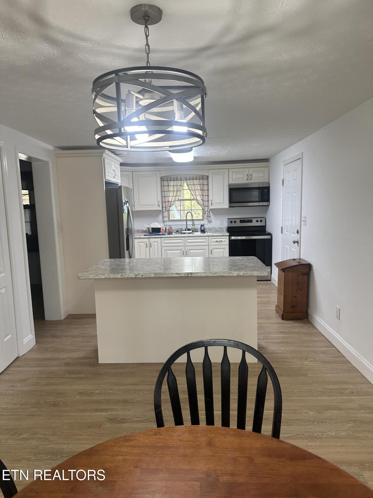 206 Summit Drive Middlesboro, KY 40965 - Photo 10 of 29 IMG_1497