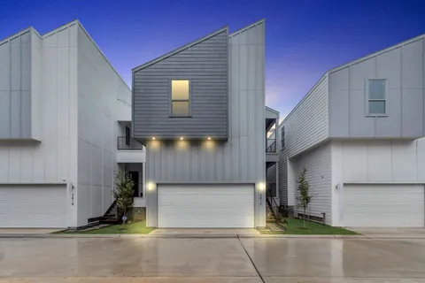 $339,900 | 5616 Savyon Drive, Houston, TX 77091
