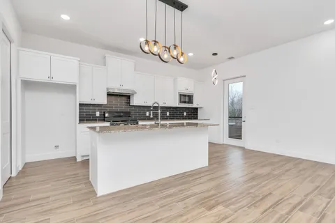 $339,900 | 5616 Savyon Drive, Houston, TX 77091