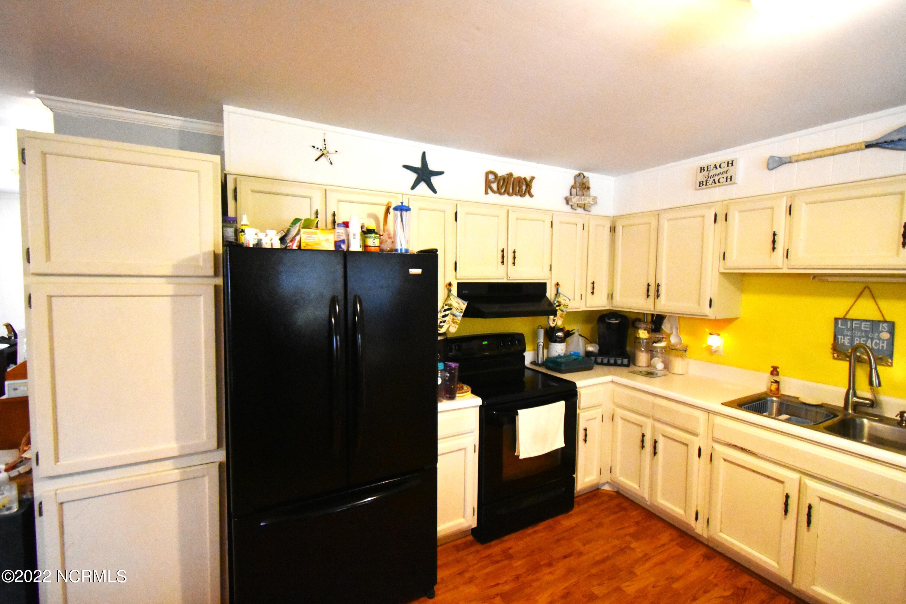 418 Boros Road New Bern, NC 28560 - Photo 12 of 28 Kitchen