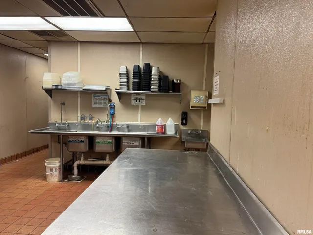 $349,000 | 706 Plaza Drive, Carterville, IL 62918