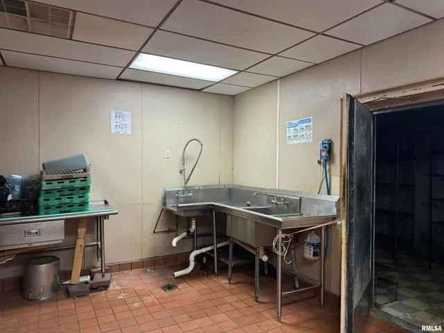 $349,000 | 706 Plaza Drive, Carterville, IL 62918