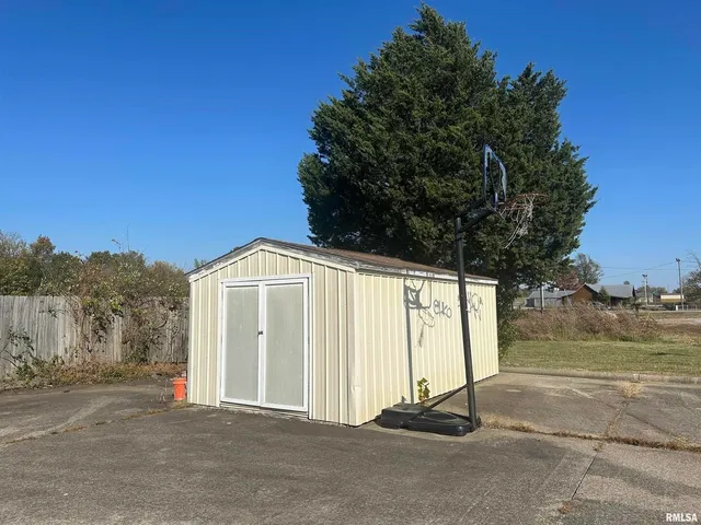 $349,000 | 706 Plaza Drive, Carterville, IL 62918