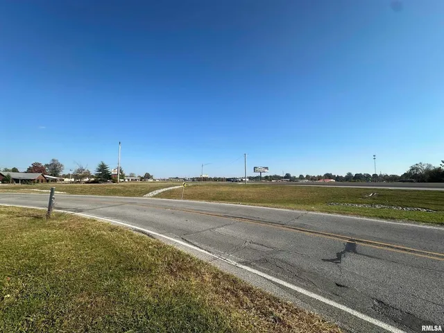 $349,000 | 706 Plaza Drive, Carterville, IL 62918