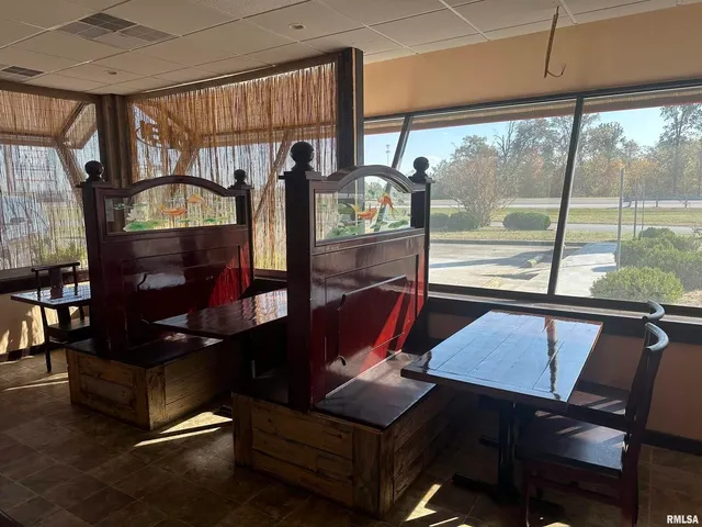 $349,000 | 706 Plaza Drive, Carterville, IL 62918