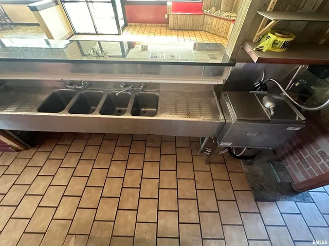 $349,000 | 706 Plaza Drive, Carterville, IL 62918