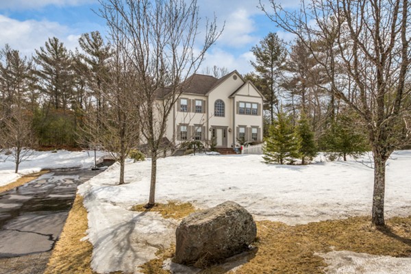 11 Pontiac Road Raynham, MA 02767 - Photo 2 of 30 Gallery Image 2