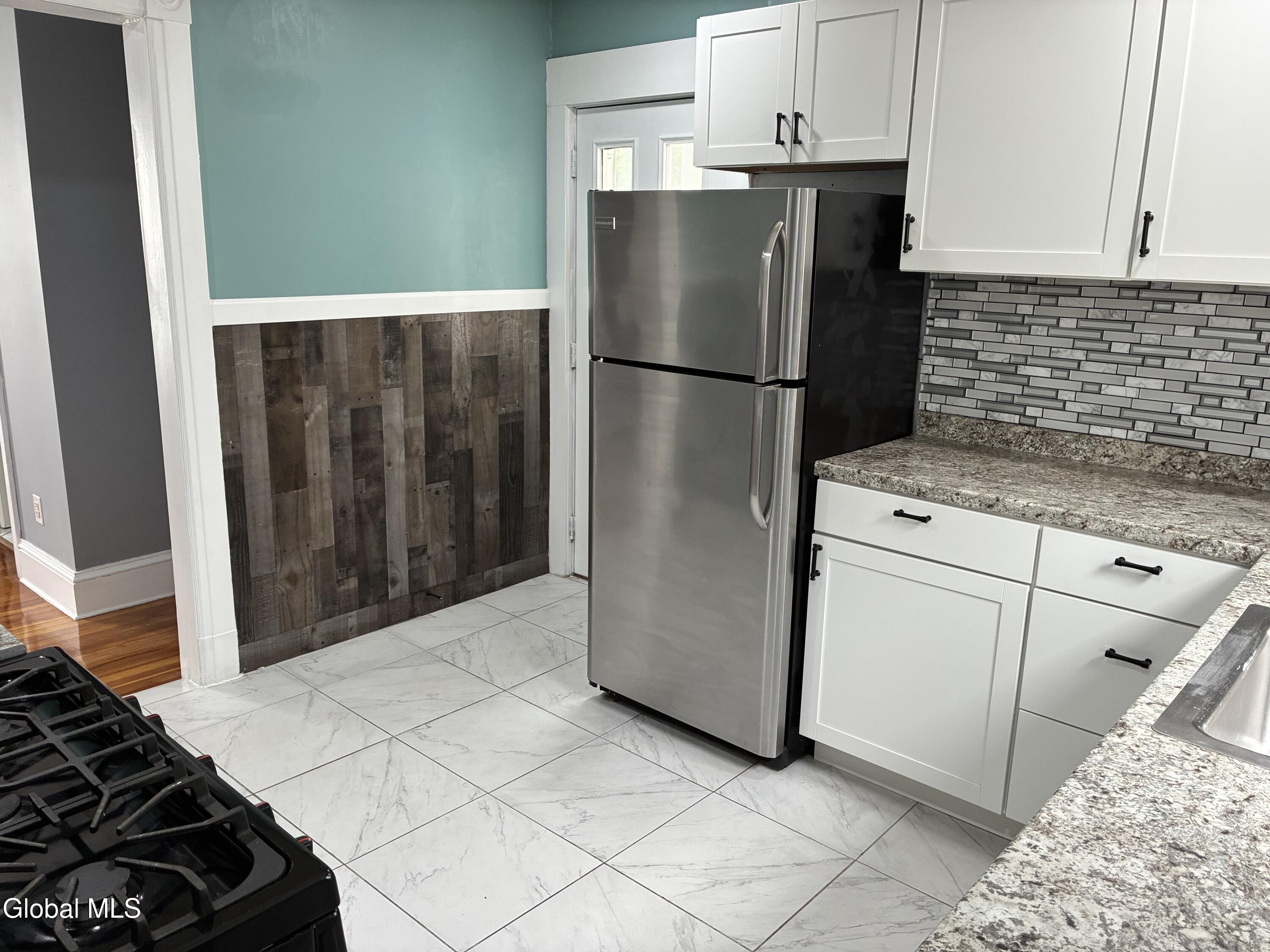 963 Maple Avenue Schenectady, NY 12307 - Photo 16 of 40 IMG_7871 (1)
