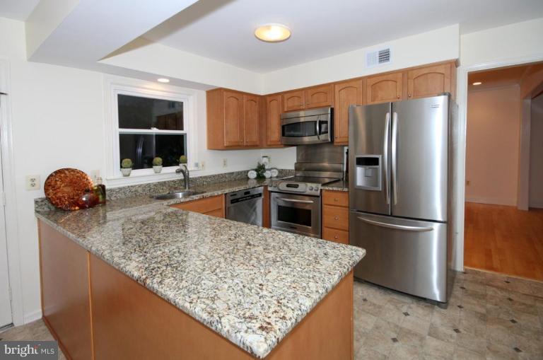 9213 Rockefeller Lane Springfield, VA 22153 - Photo 2 of 30 Kitchen