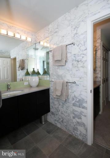 9213 Rockefeller Lane Springfield, VA 22153 - Photo 14 of 30 Master Bath #2