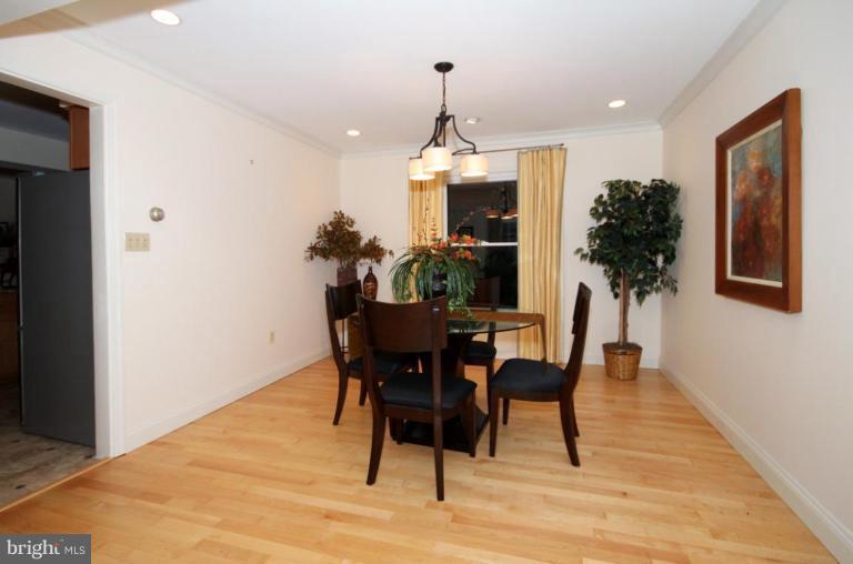 9213 Rockefeller Lane Springfield, VA 22153 - Photo 20 of 30 Dining Room