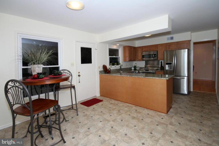 9213 Rockefeller Lane Springfield, VA 22153 - Photo 3 of 30 Kitchen #2