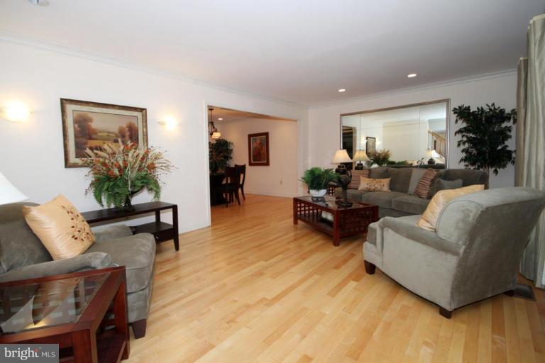 9213 Rockefeller Lane Springfield, VA 22153 - Photo 24 of 30 Living Room #2