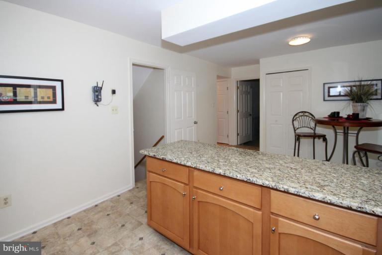 9213 Rockefeller Lane Springfield, VA 22153 - Photo 5 of 30 Kitchen/Dining Room