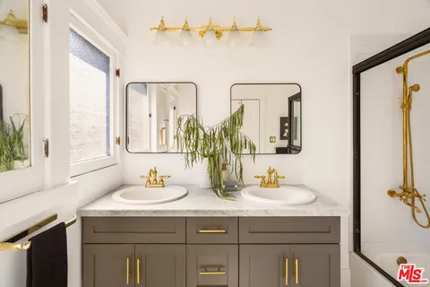 $999,000 | 1527 West 45th Street, Los Angeles, CA 90062