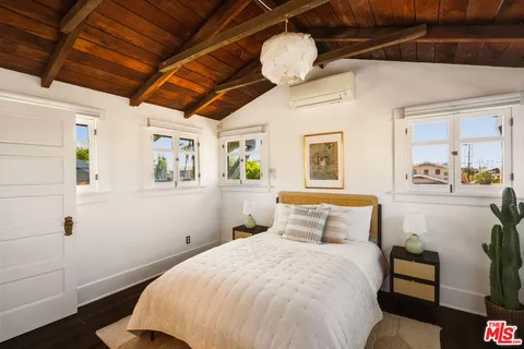 $999,000 | 1527 West 45th Street, Los Angeles, CA 90062