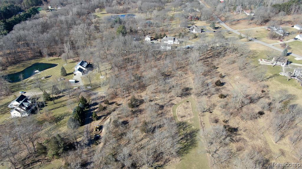7495 Hartland Road Fenton, MI 48430 - Photo 8 of 27