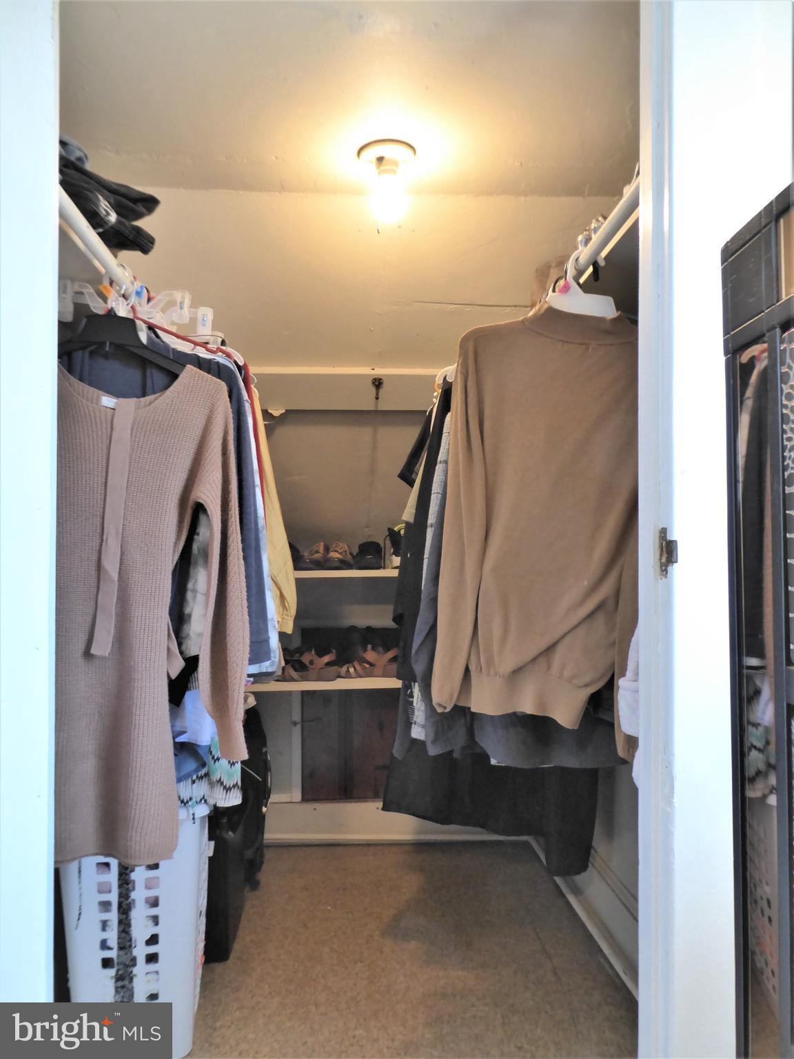 2650 Quakerbridge Road Hamilton, NJ 08619 - Photo 23 of 33 Spacious walk in closet.