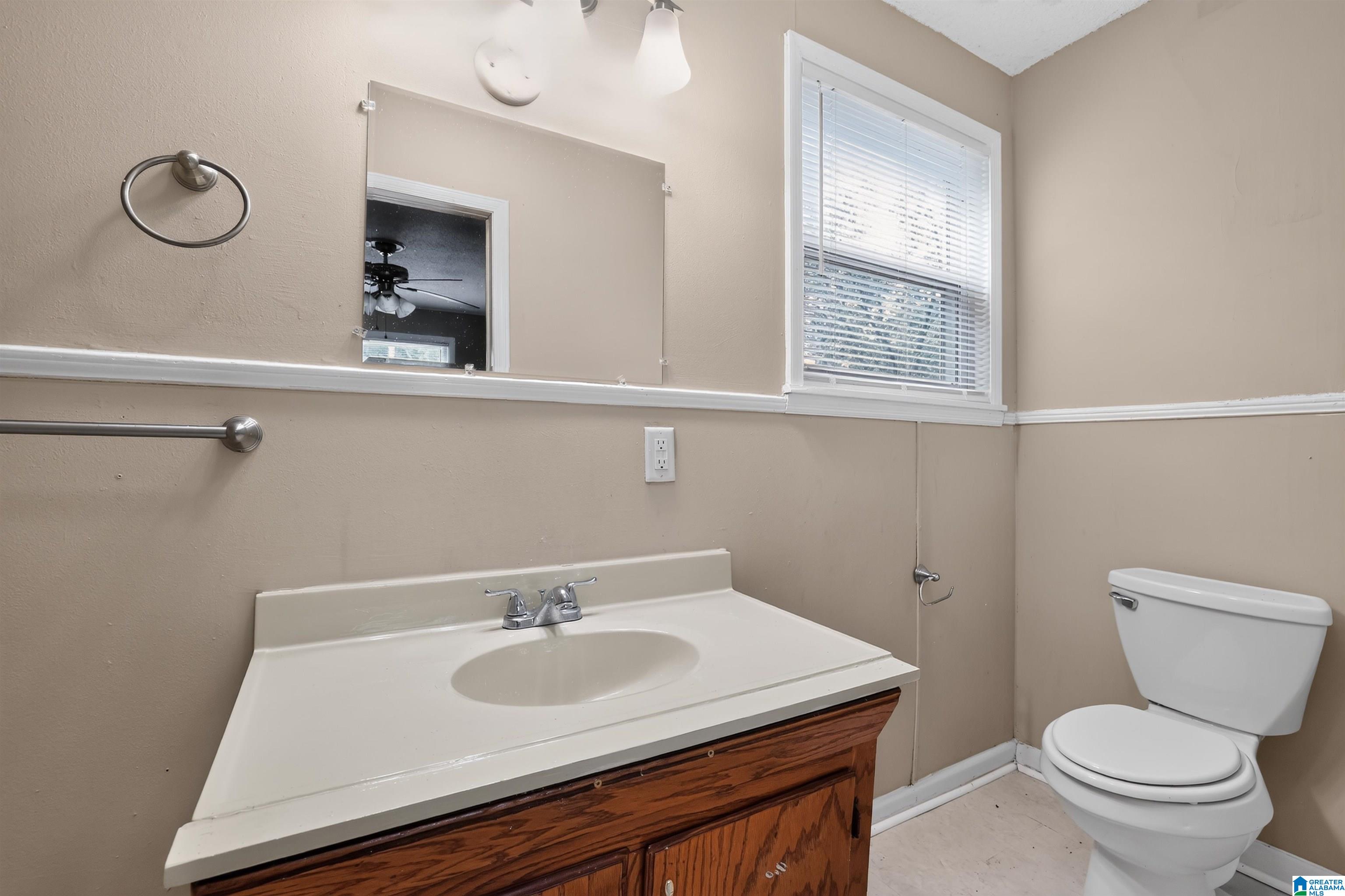 1325 17th Way Southwest Birmingham, AL 35211 - Photo 12 of 18
