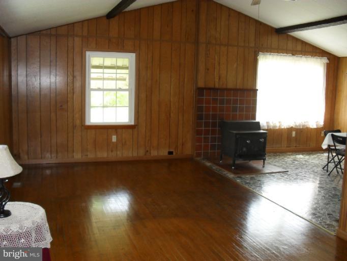 18557 Burnside Bridge Road Sharpsburg, MD 21782 - Photo 12 of 21 Living Room