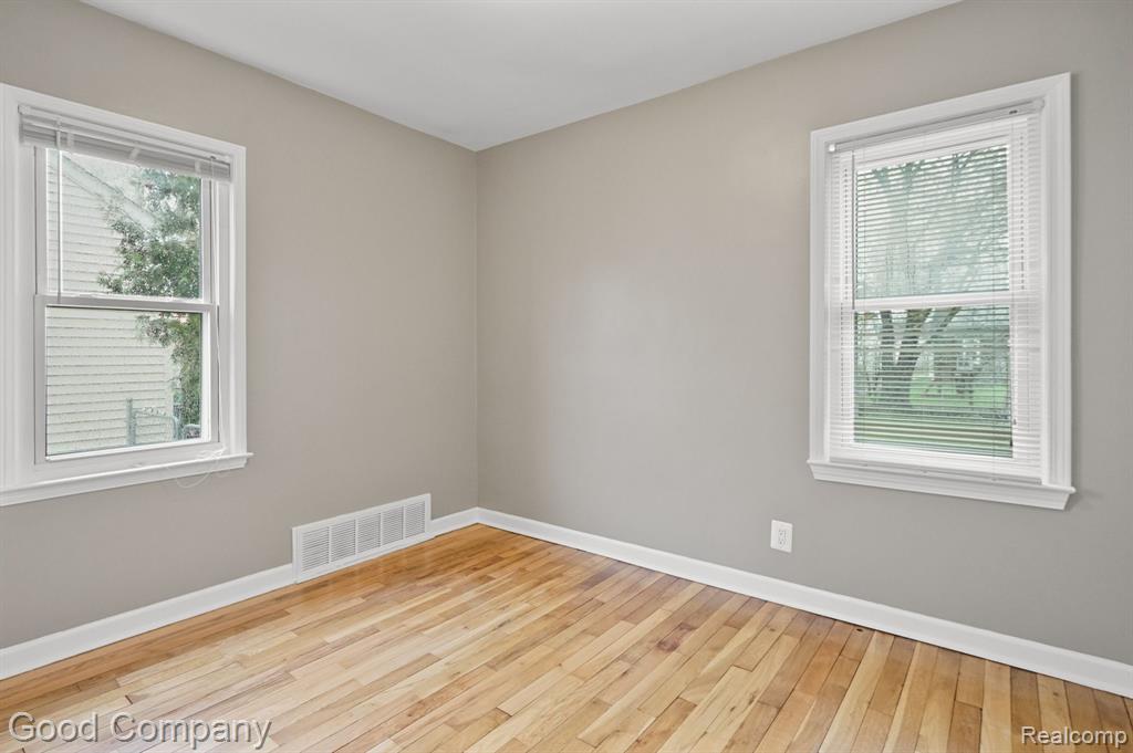 812 Columbia Road Berkley, MI 48072 - Photo 10 of 26 Gallery Image 10