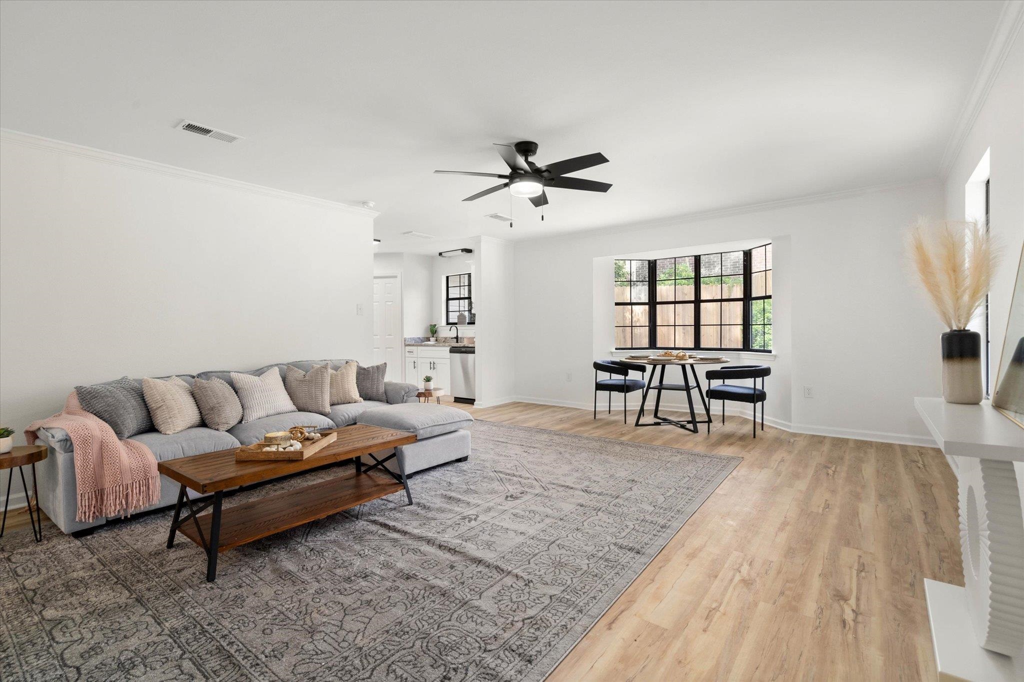 141 Sara Avenue South Daphne, AL 36527 - Photo 3 of 28 Living Room