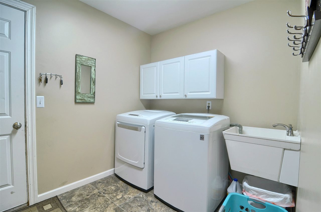 561 Sunlight Drive Rochester, MI 48309 - Photo 15 of 30 Laundry Room