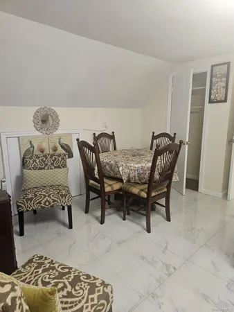 $2,000 | 12 Palmer Place, Unit 2, Valley Stream, NY 11580