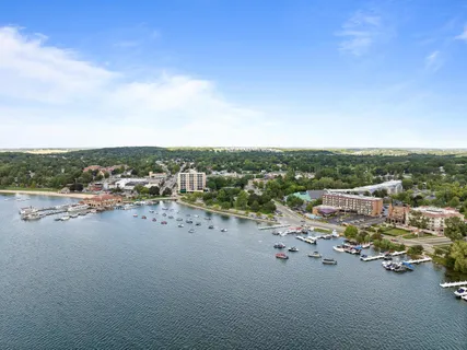 $127,500 | 335 Wrigley Drive, Unit 410, Lake Geneva, WI 53147