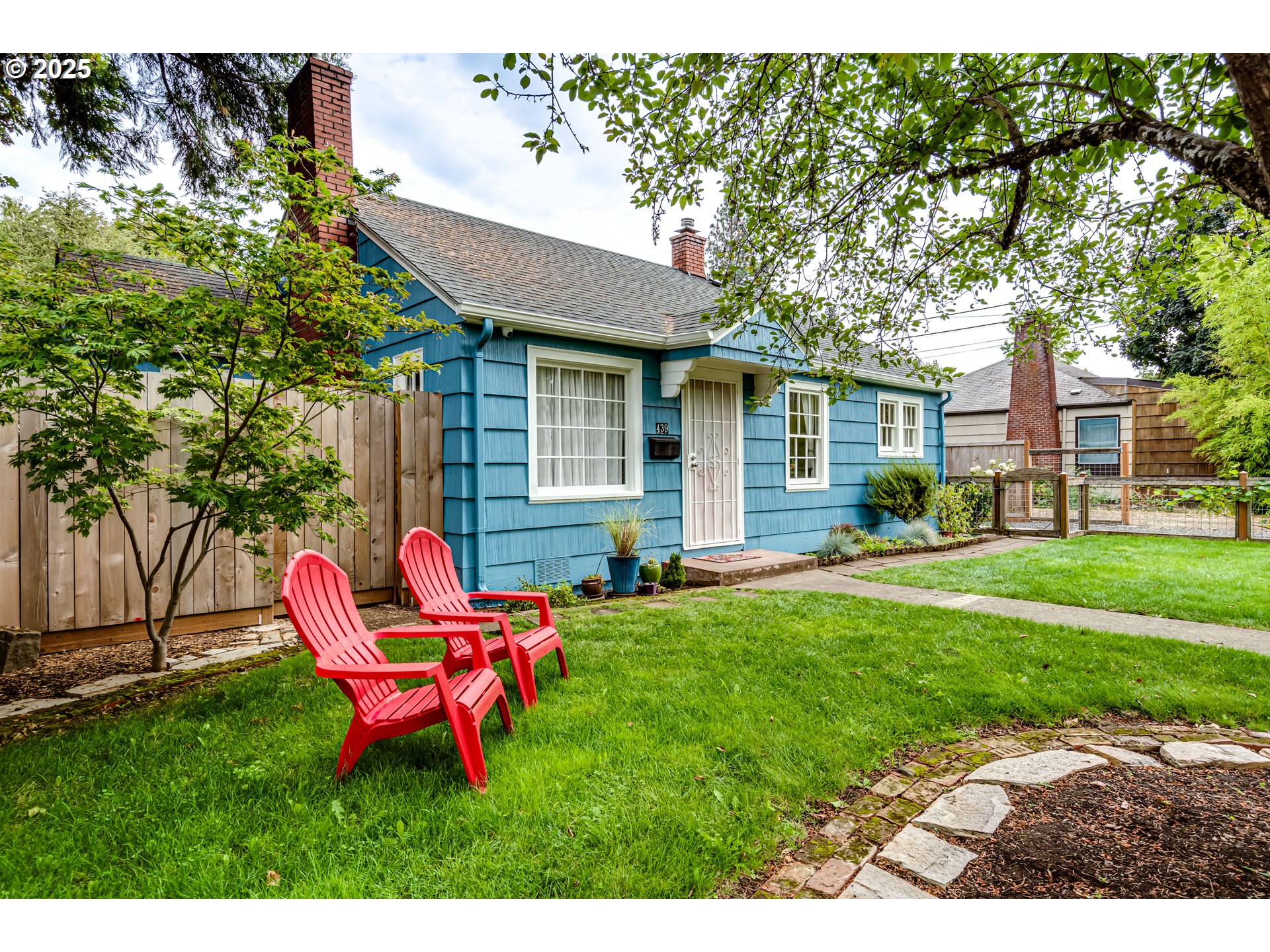 439 Almaden Street Eugene, OR 97402 - Photo 2 of 48