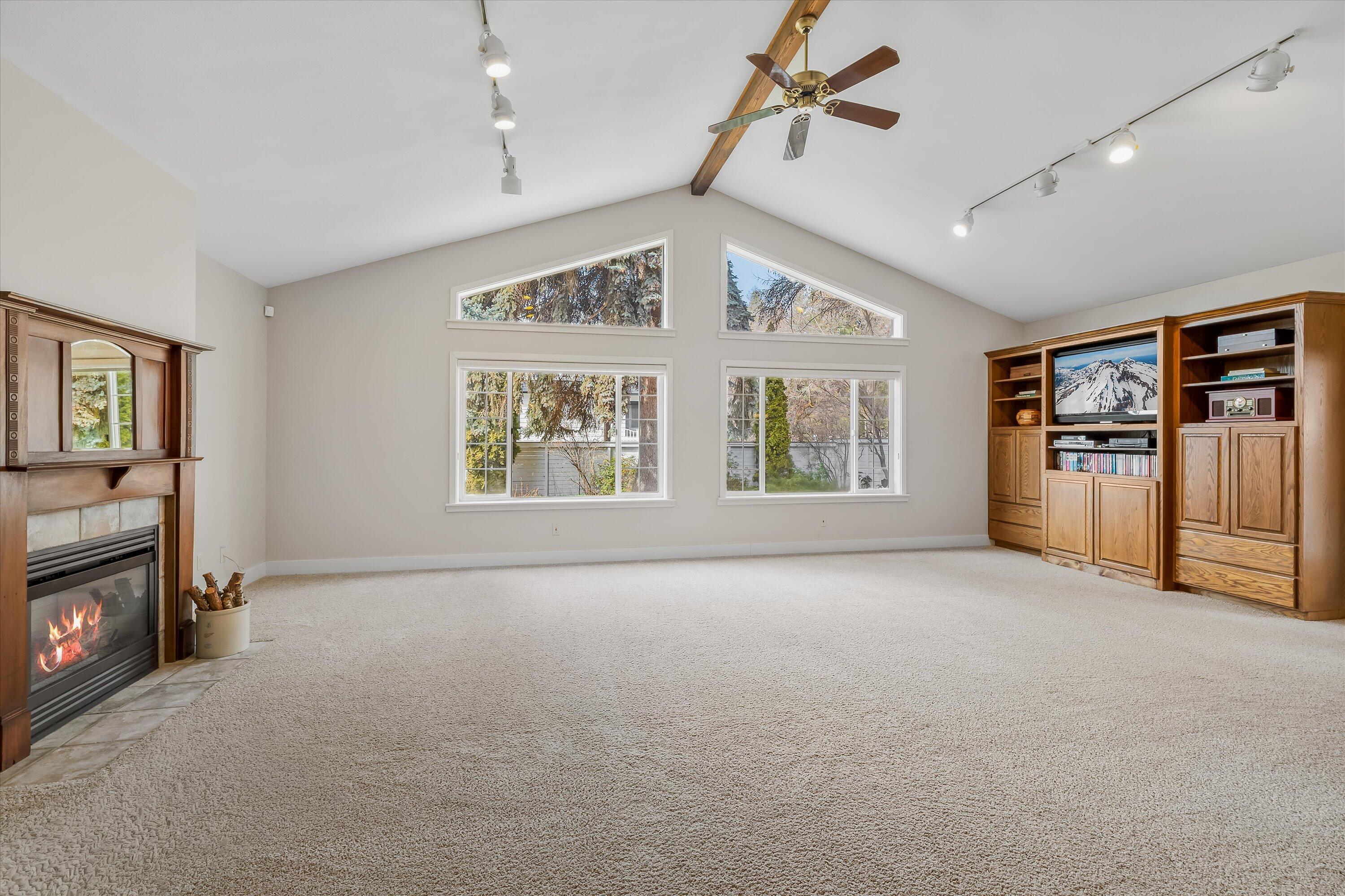 898 Northwest Riverside Boulevard Bend, OR 97703 - Photo 19 of 47