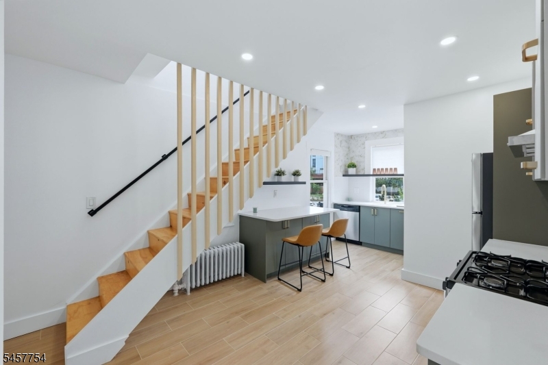 6 George Street, Unit 2 Montclair, NJ 07042 - Photo 13 of 23 Gallery Image 13