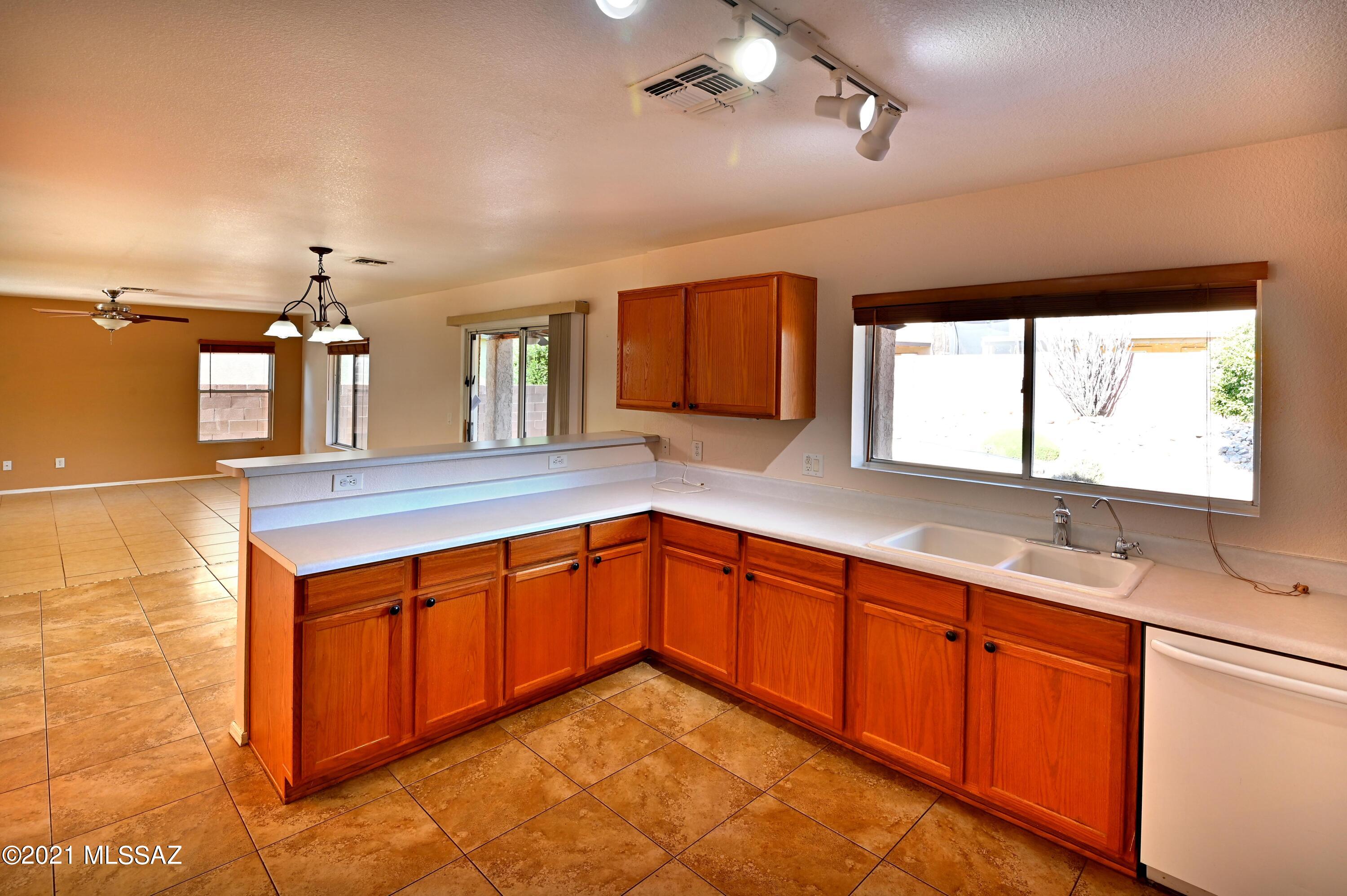 3599 East Secretariat Road Tucson, AZ 85739 - Photo 4 of 23