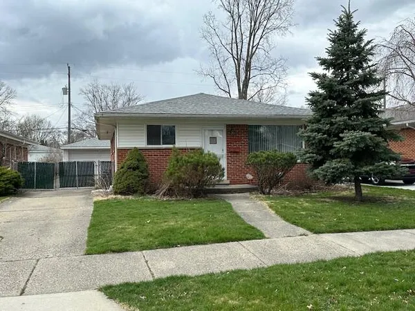 $2,100 | 18547 Hillcrest Street, Livonia, MI 48152