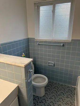 $2,100 | 18547 Hillcrest Street, Livonia, MI 48152