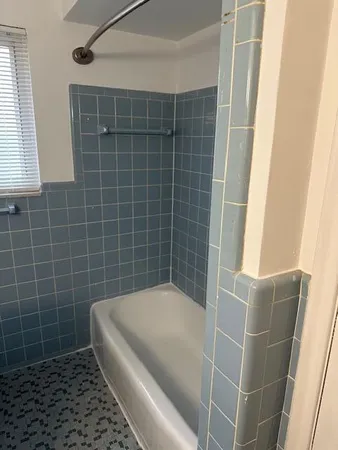 $2,100 | 18547 Hillcrest Street, Livonia, MI 48152