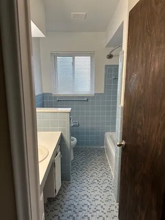 $2,100 | 18547 Hillcrest Street, Livonia, MI 48152