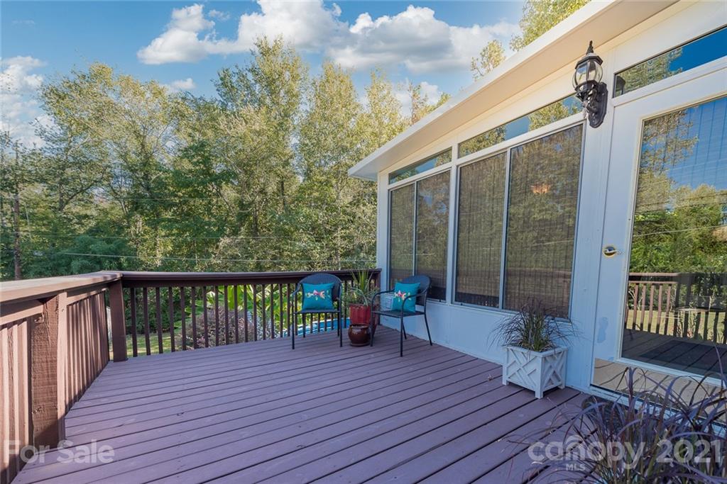 131 Friendfield Drive Fort Mill, SC 29715 - Photo 41 of 46 a balcony with wooden floor table and chairs