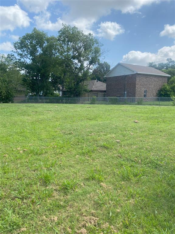 400 South 2nd Street Wylie, TX 75098 - Photo 21 of 22 a view of a backyard