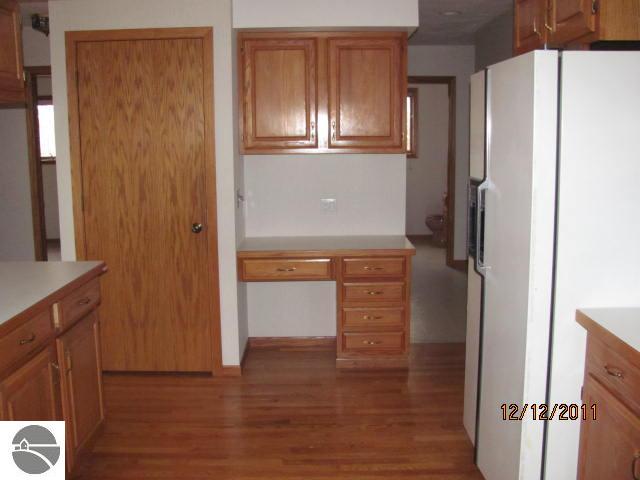 4744 Ridge Crest Road Williamsburg, MI 49690 - Photo 13 of 25 1732426-12.JPG