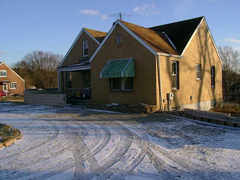 470 Nixon Road Cheswick, PA 15024 - Photo 1 of 4 Exterior Front.