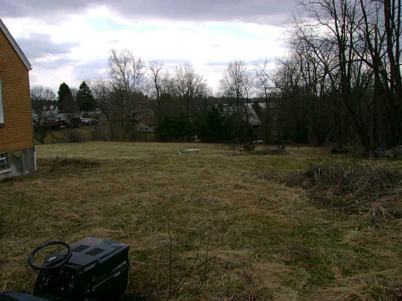470 Nixon Road Cheswick, PA 15024 - Photo 2 of 4 Exterior Back.