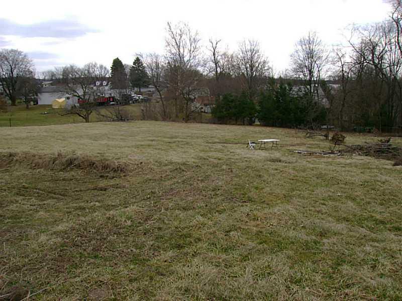 470 Nixon Road Cheswick, PA 15024 - Photo 3 of 4 Exterior Back.