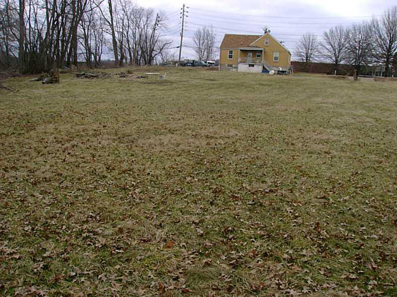 470 Nixon Road Cheswick, PA 15024 - Photo 4 of 4 Exterior Back.