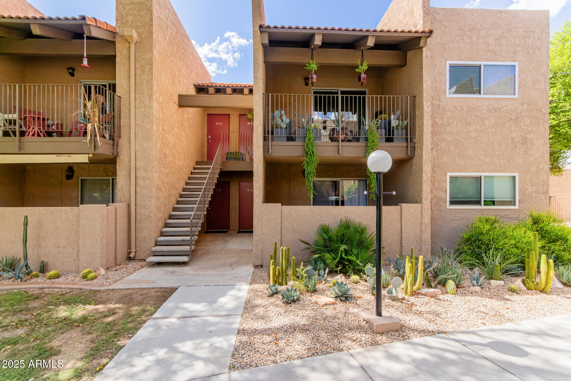 5525 East Thomas Road, Unit M12 Phoenix, AZ 85018 - Photo 26 of 42 Front